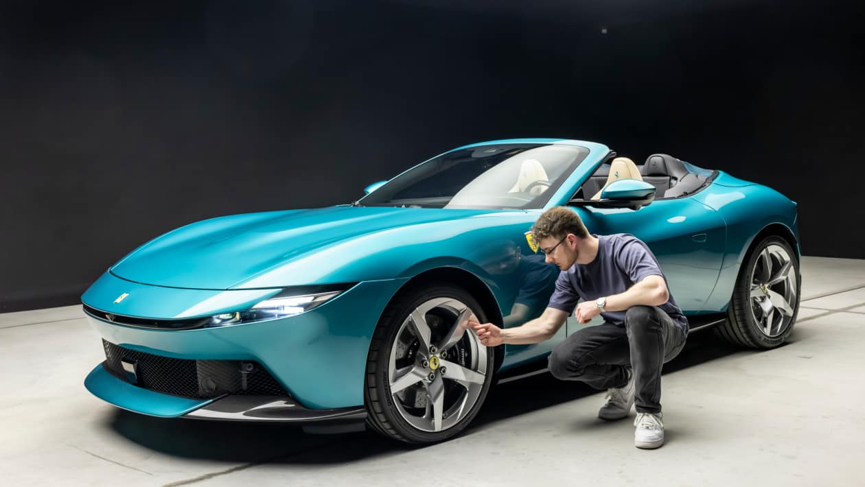 リセ ヴァレリア プロモ AUGUST New Ferrari Amalfi Spider is a 200mph drop-top to rival Aston